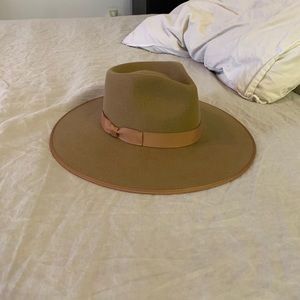 Lack of color Teak Rancher